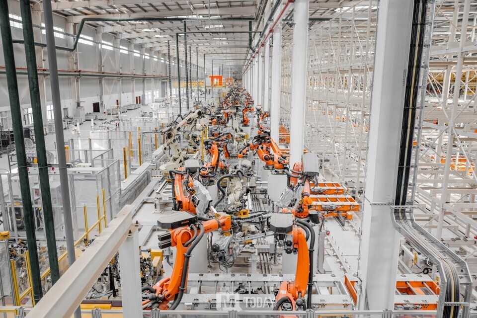 BYD 정저우 공장 내부 (출처=BYD)