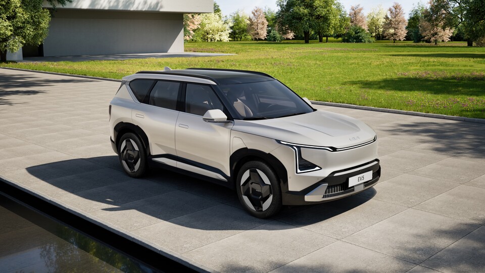 기아 전기차 EV5가 독일 유력 자동차 전문지 아우토 모토 운트 슈포트(Auto Motor und Sport)가 최근 실시한 전기 SUV 비교 평가에서 종합 1위에 올랐다.